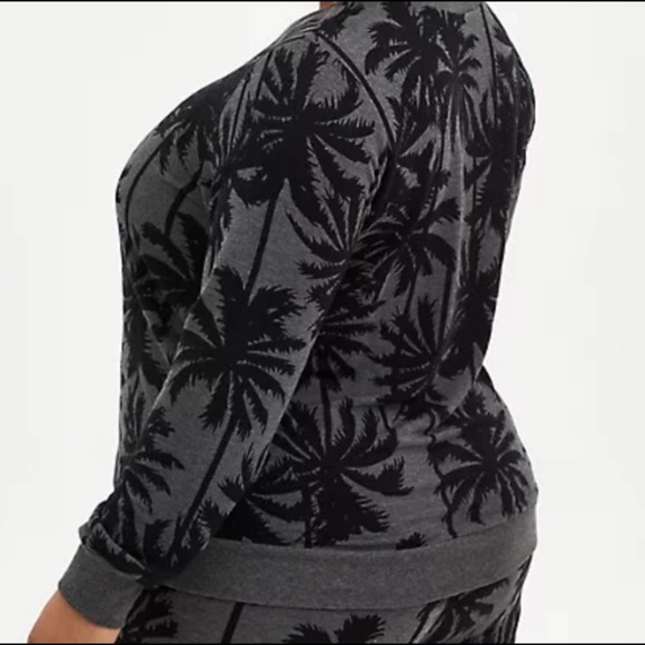 TORRID GRAY MICRO MODAL SKULL PALM TREE SLEEP SWEATSHIRT SIZE 3X NWT - Picture 4 of 7